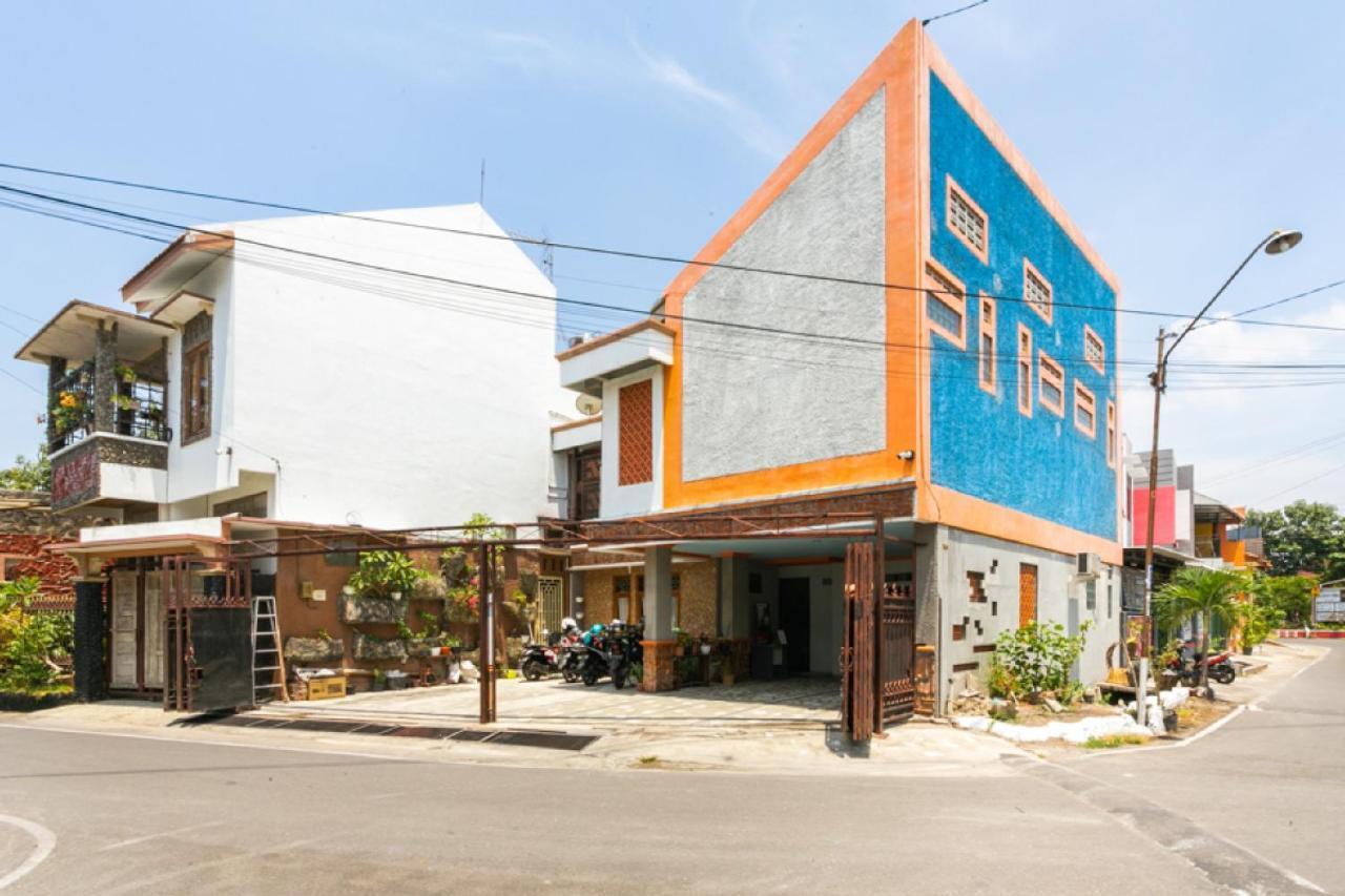 红多兹伊斯兰酒店-近梭罗马纳汉体育场2号 Solo 外观 照片